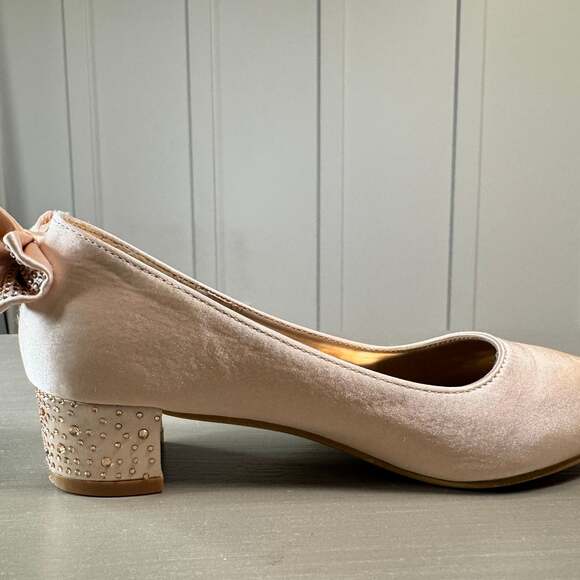 Badgley Mischka Girls Sparkle-Heeled Dress Shoes with Back Bow - Picture 8 of 13